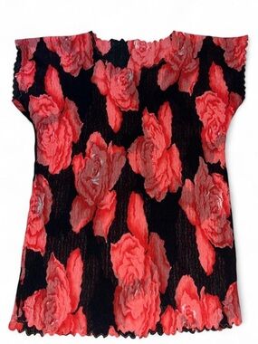 Floral Crinkle Tunic Top in Coral on Black